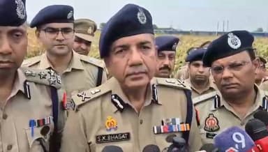 फिरोजाबाद एस के भगत एडीजी जॉन आगरा ने बताया पुलिस और वांछित बदमाशों के बीच हुई मुठभेड़ में दो बदमाश पुलिस की जवाबी कार्रवाई में ढेर हो गए जबकि बदमाशों की गोली लगने से एसओजी के दो सिपाही गंभीर रूप से घायल हो गए। दोनों घायलों को प्राथमिक उपचार के बाद आगरा रेफर किया गया।
`#Firozabad #ShikohabadEncounter #FirozabadPolice #UPPolice #EncounterNews #BreakingNews #AdityaLanghe #SKBhagat #AgraZone #UPNews #CrimeNews #PoliceEncounter`
`@Uppolice @adgzoneagra @IgrangeAgra @FirozabadPolice @adityalanghe_ips @myogiadityanath @DMFirozabad @ABPNews @News18UP @ZeeNews`
---