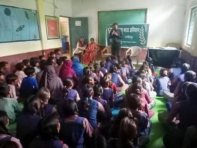 जिले में युवाओं को नशे की गिरफ्त से बचाने तथा समाज में नशा मुक्त वातावरण तैयार करने के उद्देश्य से कला पथक दल द्वारा शासकीय प्राथमिक एवं माध्यमिक विद्यालयों में नशा मुक्ति से संबंधित संवाद एवं सांस्कृतिक कार्यक्रम आयोजित किए गए।
RM: https://t.co/shQ1hhMSlu
#Narsinghpur https://t.co/MeEtt34juL