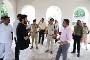 कलेक्टर श्री प्रियंक मिश्रा ने आज भोपाल के जगदीशपुर में रविवार को प्रस्तावित मंत्रिपरिषद की आगामी बैठक की तैयारियों की व्यवस्थाओं का जायजा लेकर संबंधित अधिकारियों की बैठक ली।
CM Madhya Pradesh
Jansampark Madhya Pradesh
#bhopal