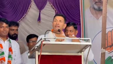 दतिया-दतिया विधानसभा उपचुनाव के चुनावी रण में जीतू पटवारी ने कार्यकर्ताओं से कहा- कोई डराने,धमकाने या पुलिस का नोटिस आए तो मेरा नम्बर नोट करो...90099 और पांच बार ✋✋✋✋✋ पंजा!
#jitupatwari Jitu Patwari मोनू प्रधान पत्रकार कोलारस #monupradhan