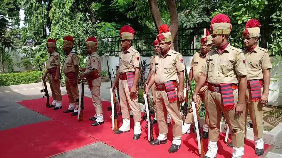 #अजमेर रेंज के नवनियुक्त #आईजी डॉ.रवि ने आईजी ऑफिस में ग्रहण किया पदभार 🛑
#MarudharaToday #Police #RajasthanPolice #LIVE #Ajmer #Bhilwara #Tonk #Nagour #Beawar #Crime