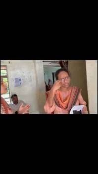 बरघाट जनपद की बैठक में हंगामा! CEO बोलीं- "उठाकर फेंक दूंगी", VIDEO वायरल
HK News Seoni को सब्सक्राइब करें और सिवनी की हर बड़ी खबर सबसे पहले देखें।
#Seoni #Barghat #JanpadPanchayat #CEO #ViralVideo #MadhyaPradesh #HKNewsSeoni