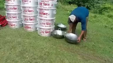 #चुनावी मौसम शुरू #विधायक बांटने लगे बर्तन और क्रिकेट किट!
#followerseveryonehighlights