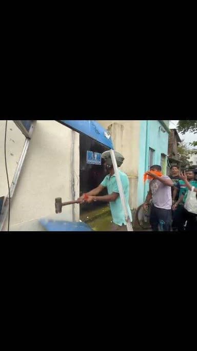 আমতলায় অভিষেকের অফিস পড়লো হাতুড়ির আঘাত
Abhishek's office at Amtala was struck by a hammer.
#reelsviralシfbreelsviralシfb
#biswajit34
#fbyシvideo
#viralreels
#viralreelschallenge #reelsinstagram #reelschallenge #viralshorts
#anirbanganguly #viksitBharat #vote4bjp #HumHaiModiKaParivar #AbkiBar400Par #followers #frinds
#viral
#cancer
#hairdonation
#viralpost
#reelsviralシ #BJPNEWS #baruipurupdate #reelsviralシ #baruipurcollage #BaruipurIncident #trendingreels #reelsfacebook #TMC #BJPNEWS #BaruipurNews #mutton #khash #BaruipurNews #police #CPIM #murders #baruipursports #newstoday #sonarpurnews #সোনারপুর #BaruipurNews #ক্যানিং #জয়নগর #বারুইপুর #follower #Baruipur #Sonarpur #Baruipur #exclusive
#training