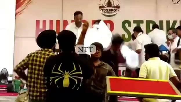 "सोनम वांगचुक को जबरन हटाने पर उठे सवाल, लोकतंत्र पर बहस तेज"
"क्या शांतिपूर्ण विरोध भी अब स्वीकार नहीं? सोनम वांगचुक मामले ने खड़े किए सवाल"
"सोनम वांगचुक के साथ कार्रवाई पर राजनीतिक घमासान, लोकतांत्रिक अधिकारों पर चर्चा"
"सोनम वांगचुक को हिरासत में लेने की कार्रवाई पर विपक्ष का हमला"
"लोकतंत्र बनाम दमन? सोनम वांगचुक प्रकरण ने छेड़ी नई बहस"
"शांतिपूर्ण विरोध पर कार्रवाई को लेकर सरकार घिरी, सोनम वांगचुक के समर्थन में उठीं आवाज़ें"
"जब शांतिपूर्ण विरोध को भी जगह न मिले, तो लोकतंत्र कमजोर पड़ने लगता है। सोनम वांगचुक जी के साथ हुई कार्रवाई कई गंभीर सवाल खड़े करती है। लोकतंत्र की असली ताकत संवाद और असहमति के सम्मान में है, दमन में नहीं।" @highlight #SonamWangchuk #StandWithSonamWangchuk #Democracy #SaveDemocracy #RightToProtest #ConstitutionOfIndia #FreedomOfSpeech #PeacefulProtest #HumanRights #IndianDemocracy #Justice #VoiceOfThePeople #India #Loktantra #संविधान #लोकतंत्र #अभिव्यक्तिकीआज़ादी #शांतिपूर्णविरोध #sonamwangchukji