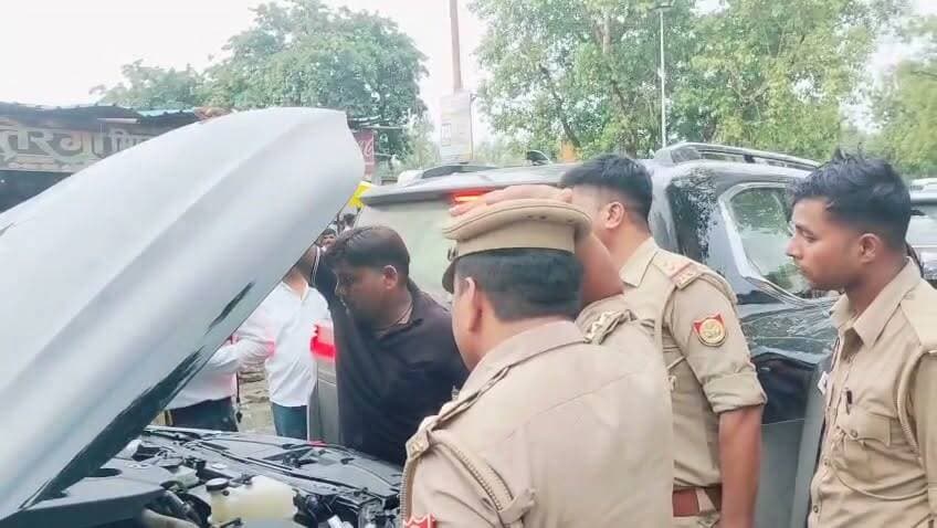 #ghazipur कठवा मोड़ पर पूर्व सांसद अतुल राय का काफिला रोका, 6 से 8 गाड़ियों की पुलिस ने ली सघन तलाशी
#Ghazipur #AtulRai #PoliceChecking #KathwaMod #UPPolice #BreakingNews #GhazipurNews #RahulPatel #पूर्व_सांसद_अतुल_राय #गाजीपुर_समाचार