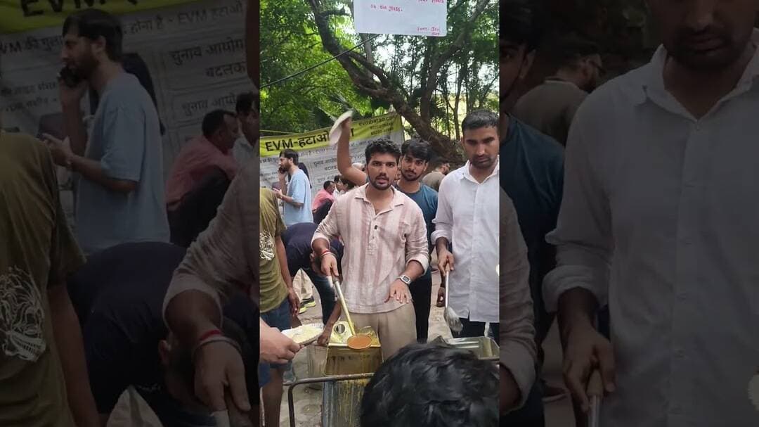 Cockroach janta party protest mai ek choti se seva | #help #protest #seva