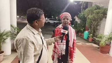 🌿 LIVE | आदिवासी नेत्री निशा उरांव से Exclusive बातचीत
आदिवासी समाज के मुद्दों, महिलाओं की भागीदारी, सामाजिक सरोकार और समकालीन राजनीतिक विषयों पर आदिवासी नेत्री निशा भगत से विशेष बातचीत। जुड़े रहिए और अपनी राय कमेंट में जरूर दें।
#FacebookLive #ExclusiveInterview #NishaOraon #AdivasiLeader #TribalVoice #Jharkhand #Hazaribagh #LiveNow #Exclusive #NewsUpdate #EjajAlamNews