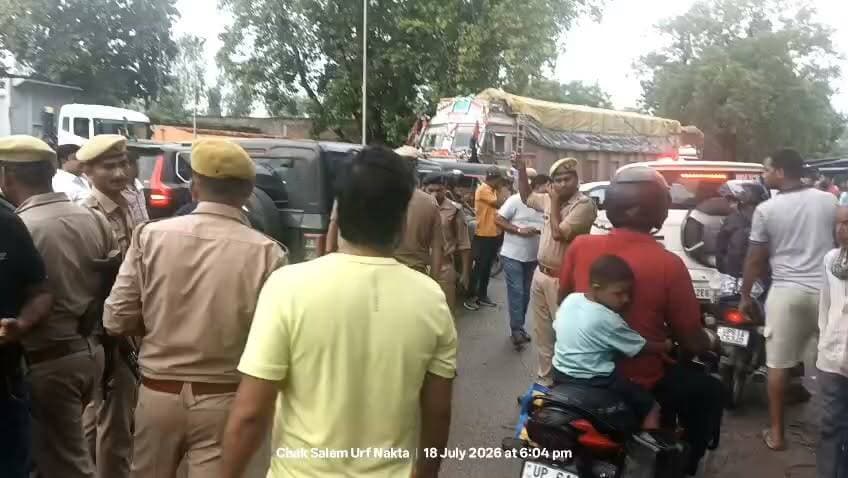 #गाजीपुर में पूर्व सांसद अतुल राय के काफिले पर पुलिस का शिकंजा, एक घंटे चली सघन तलाशी
#अतुल राय के काफिले को पुलिस ने घेरा, छह गाड़ियों की घंटों चली जांच MP Atul Rai Offical #GhazipurNews #bharatnews61