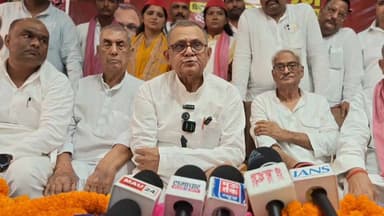 प्रबुद्ध सम्मेलन में गरजे बलिया सांसद सनातन पांडे, चंदा चोरी समेत कई मुद्दों पर सरकार को घेरा | खबरें अभी तक #खबरेंअभीतक #KhabareAbhiTak #Mau #SamajwadiParty #SanatanPandey