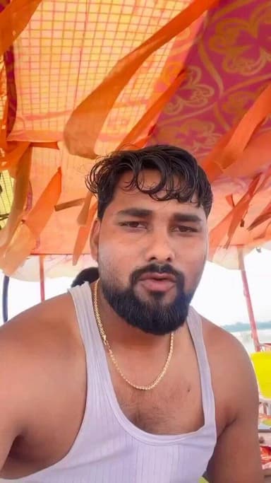#Ayodhya अयोध्या गुप्ता घाट मां सरयू की पवित्र धारा के बीच मांस खा रहे है अयोध्या कैंट थाना का मामला है संज्ञान लीजिए।। @ayodhya_police @igrangeayodhya @dmayodhya @Uppolice @myogiadityanath @adgzonelucknow @myogioffice #viralpost https://t.co/OJvsVZgqjh