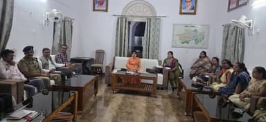 स्कूलों में आयोजित किए जाएं जागरूकता संबंधी कार्यक्रम- मप्र राज्य बाल अधिकार संरक्षण आयोग की सदस्य श्रीमती गुप्ता
बाल अधिकारों की सुरक्षा को लेकर दिए सख्त निर्देश
जिले में बाल अधिकारों से जुड़े स्टेक होल्डर्स की समीक्षा बैठक सम्पन्न
RM: https://t.co/jRYSbBY0HF
#Narsinghpur https://t.co/u0dCEk9YBd