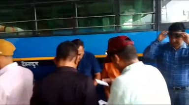 आज रायपुर विधानसभा के अंतर्गत मोहकमपुर में "उक्रांद सदस्यता अभियान" को सफल बनाने हेतु उक्रांद सैन्य प्रकोष्ठ के केंद्रीय अध्यक्ष सूबेदार महिपाल सिंह पुंडीर,केंद्रीय महामंत्री कैप्टन चंद्रमोहन गड़िया जी,प्रचार मंत्री सूबेदार खुशहाल सिंह गड़िया जी,सूबेदार मेजर जगबीर सिंह नेगी जी,सूबेदार बीर सिंह पँवार जी,हीरा सिंह फर्स्वाण जी,उक्रांद महिला प्रकोष्ठ की केंद्रीय अध्यक्ष मेजर संतोष भंडारी,उक्रांद औधोगिक प्रकोष्ठ के केन्द्रीय अध्यक्ष आशुतोष पुनेठा, उक्रांद तकनीकी प्रकोष्ठ के केंद्रीय अध्यक्ष पीएमजीएसवाई के सेवानिवृत्त अधिशासी अभियंता आर०सी० उनियाल जी,प्रेम पडियार जी,प्रतीक्षा रावत जी,रुद्र शर्मा जी,यतेंद्र नवानी जी,सोबन नेगी जी,दिनेश पंत जी आदि का हृदय से आभार..
#उक्रांदमिशन2027
#जयपहाड़जयपहाड़ी