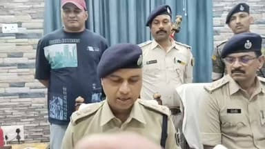 समस्तीपुर में अवैध शराब के कारोबार और वर्चस्व में हुआ था डबल मर्डर।समस्तीपुर के चर्चित अपराधी प्रभात चौधरी हत्याकांड में तीन 25हजार का इनामी अपराधी गिरफ्तार, पूर्व में मुखिया पुत्र की हो चुकी है गिरफ्तारी । पुलिस ने बरामद किए हत्या में शामिल पिस्टल । #samastipur #bihar #viral #trendingreels #trendingnow