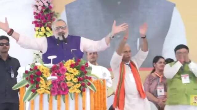 #Live: बेगूसराय के IOCL स्टेडियम में 551 सरस्वती विद्या निकेतन (आदर्श विद्यालय) का उद्घाटन कार्यक्रम | Samrat Choudhary
📚 बेगूसराय से बिहार में शिक्षा क्रांति की शुरुआत! 551 सरस्वती विद्या निकेतन का उद्घाटन | मॉडल स्कूल, दिनकर विश्वविद्यालय, तिरुपति मंदिर और कई बड़ी घोषणाएं
#Begusarai #BiharEducation #SaraswatiVidyaNiketan #ModelSchool #Bihar #EducationRevolution #RamdhariSinghDinkar #Simaria #TirupatiTemple #MarineDrive #RaxaulHaldiaExpressway #BiharSchoolLiveClasses #SmartClass #FILOApp #ViksitBihar #BiharNews Pawan Singh Tej Pratap Yadav @topfans Bhojpuriya Mati News Bihar Jharkhand