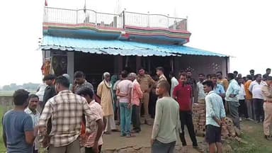 मेजा क्षेत्र के गोसौरा कला में टीन शेड के नीचे संदिग्ध परिस्थितियों में लटका मिला व्यक्ति का शव, हत्या की आशंका, पुलिस जांच में जुटी।
#prayagrajnews #prayagrajpolice