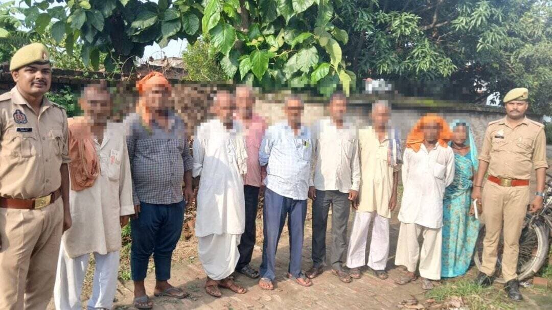 पुलिस अधीक्षक कुशीनगर के निर्देशन में कम्युनिटी पुलिसिंग यूनिट थाना अहिरौली बाजार द्वारा वृद्धजनों एवं आमजन के बीच पहुंचकर सुनी गई समस्याएं, सरकारी योजनाओं की दी गई जानकारी।
@Uppolice
@homeupgov
@CMOfficeUP
@AdgGkr https://t.co/P1562cV8Xf