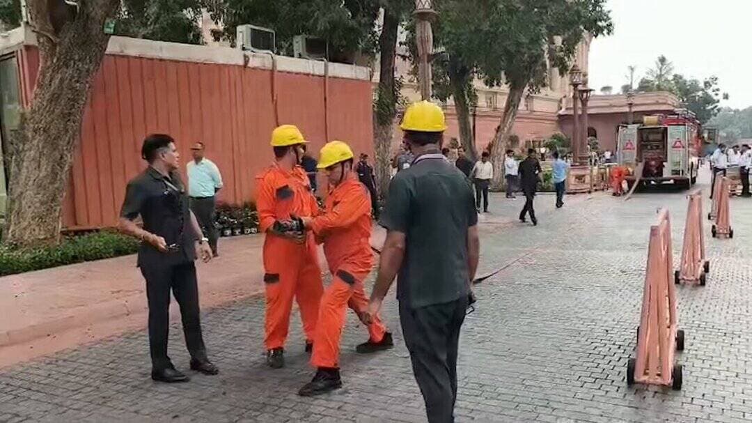 #दिल्ली
⏩संसद के करीब पहुंचे प्रदर्शनकारी
⏩संसद भवन के गेट के आस-पास सुरक्षाकर्मी तैनात हैं
#CJPProtest #संसद_मार्च https://t.co/JNIxW1PjOF