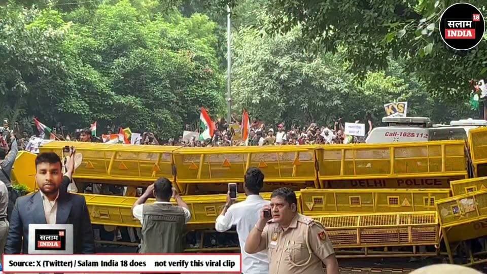 छात्रों को बुरी तरह पीट रही पुलिस #jantarmantar #delhinews #salamimdia18 #viralvideo #news #reel #shorts