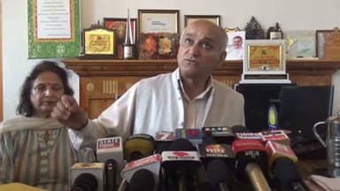 तहबाजारी विवाद, मेयर बोले हमारा किसी को उजाड़ने का मकसद नहीं👇
#तहबाजारीविवाद #Shimla #ShimlaMayor #नगरनिगमशिमला #HimachalNews #ShimlaNews #NewsUpdate #BreakingNews #NewsHimachalNow