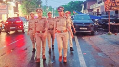 #Etawahpolice
#Footpatrolling
⏭️SSP इटावा @BrijeshS_211 के निर्देशन में महिला थाना पुलिस द्वारा शांति व्यवस्था के दृष्टिगत सुरक्षा, शांति, सौहार्द व कानून-व्यवस्था बनाए रखने हेतु प्रमुख बाजारों व मुख्य मार्गो पर पैदल गश्त की गई। https://t.co/cuFgNH0Qzs