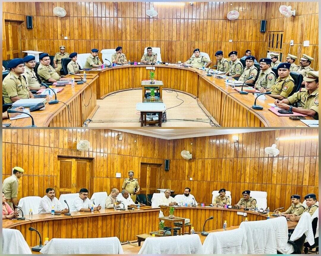@DIGDevipatan
द्वारा पुलिस लाइन सभागार, बहराइच में <nis:link nis:type=tag nis:id=spbahraich nis:value=SPBahraich nis:enabled=true nis:link/> सहित सभी राजपत्रित अधि0/थाना व शाखा प्रभारियों के साथ अपराध समीक्षा गोष्ठी कर कानून व्यवस्था,अपराध एवं अपराधियों पर प्रभावी नियंत्रण व विवेचनाओं के निस्तारण की समीक्षा की गई।साथ ही जनप्रतिनिधियों से भी संवाद किया गया। https://t.co/3vz8laL7E1