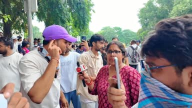 प्रदर्शनकारियो ने लगाए दिल्ली पुलिस पर आरोप देखिए।
#cjpprotest #cockroachjantaparty #delhipolice #sonamwangchuk #jantarmantar