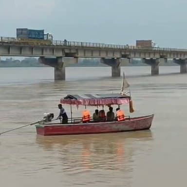 खतरे के निशान को छूने को बेताब घाघरा
#elginbridge #gaghrariver #gonda #colonelganj #tarabganj