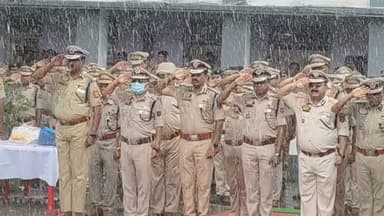 অশ্রুসিক্ত পরিবেশে শেষ বিদায়! পূর্ণ রাষ্ট্রীয় মর্যাদায় প্রয়াত ডিজিপি অনুরাগ ধ্যানকরকে শেষ শ্রদ্ধা।