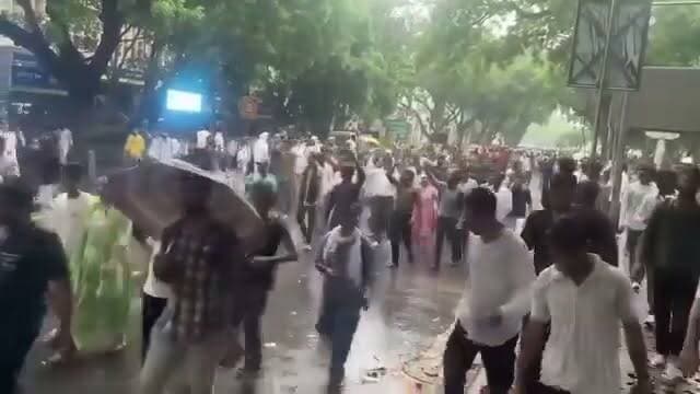 जंतर-मंतर दिल्ली
युवाओं में बढ़ी आक्रोश।
#Bharatcrimelivenews
#JantarMantar #jantarmantarrally #CJP #students
#delhi #protest #neetexam #neetug #NEET #StudentSupport #studentlife #SansadGherao