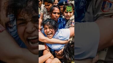 ऐसा करने से पहले हाथ नहीं काँपे?#DehatAdda #JantarMantar #YouthProtest #IndianEducation