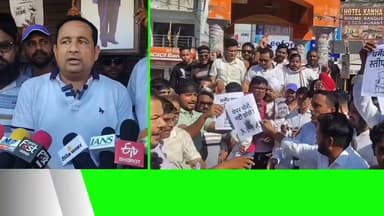 #ब्रेकिंग #न्यूज़ | #खटीमा 🚨
#नीट पेपर लीक मामले पर खटीमा में कांग्रेस का केंद्र सरकार के खिलाफ जोरदार प्रदर्शन,
⚫ काली पट्टी बांध कांग्रेस कार्यकर्ताओं ने केंद्र सरकार के खिलाफ खोला मोर्चा
🔥 केंद्रीय शिक्षा मंत्री धर्मेंद्र प्रधान का पुतला फूंक जताया विरोध,,
📢 केंद्रीय शिक्षा मंत्री के इस्तीफे की मांग को लेकर जोरदार नारेबाजी,
🚔 दिल्ली में छात्रों पर कथित लाठीचार्ज के विरोध में फूटा कांग्रेस का गुस्सा,
✋ शांतिपूर्ण प्रदर्शन कर रहे छात्रों पर दमन का लगाया आरोप,
🎓 "नीट पेपर लीक से लाखों छात्रों का भविष्य हुआ बर्बाद" — कांग्रेस,,
⚖️ दिल्ली में छात्रों पर कथित बर्बरता करने वालों के खिलाफ कार्रवाई की मांग,चेतावनी: छात्रों को न्याय नहीं मिला तो आंदोलन होगा और तेज,
#प्रदर्शन में खटीमा कांग्रेस के पदाधिकारी,यूथ कांग्रेस,महिला कांग्रेस,सेवा दल, एन एस यू आई कार्यकर्ता रहे मौजूद,,
बेबाक उत्तराखंड #डिजिटल✍️✍️✍️