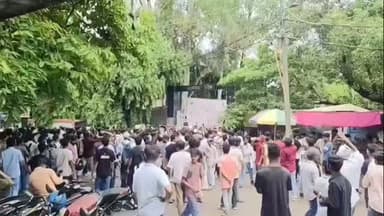 कटिहार में समाहरणालय घेराव के दौरान हुआ बवाल पुलिस ने की लाठी चार्ज...
#viralvideochallenge #sharethispost #कटिहार #viral