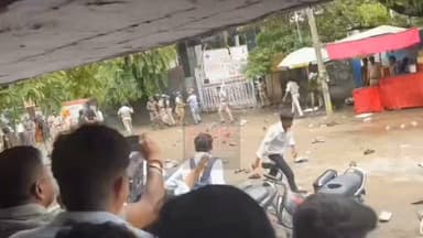 #कटिहार में भी #छात्रों का प्रदर्शन..... पुलिस ने #लाठीचार्ज किया...
#धर्मेंद्र_प्रधान_इस्तीफा_दो का लगे नारे
