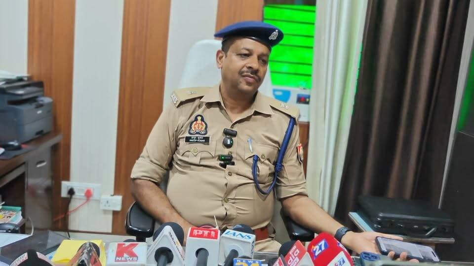 खबरें अभी तक | भाजपा नेता धनंजय सिंह उर्फ झब्बू के खिलाफ एफआईआर, सांसद राजीव राय की शिकायत #खबरेंअभीतक #KhabareAbhiTak #Mau #RajeevRai #BJP