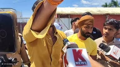 विधायक अरविंद पाण्डेय के कार्यक्रम में छात्र की पिटाई! :
वंश शर्मा विरोध करने वाले छात्र
#ArvindPandey #UttarakhandNews #StudentAssault #Gadarpur
