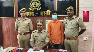 बस्ती समाचार
नाबालिक लड़की के साथ दुष्कर्म करने वाले आरोपी को किया गया गिरफ्तार
थाना प्रभारी निरीक्षक संजय कुमार थाना हर्रैया के कुशल नेतृत्व में मु0अ0स0 212/2026 धारा 65(1)/351(3) BNS व 3/4 पाक्सो एक्ट से संबंधित अभियुक्त नितेश कुमार पाठक पुत्र अनिल कुमार पाठक ग्राम बयार पूरे गुमान थाना हरैया जनपद बस्ती को आज दिनांक 23.07.2026 को सुबह करीब 06:30 बजे अमारी मोड़ से गिरफ्तार कर लिया गया। नियमानुसार उसे माननीय न्यायालय रवाना किया गया।#highlight #postoftheday
#LawAndOrder #CommunitySafety