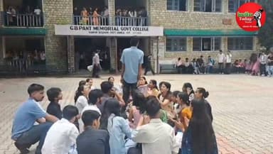बारिश के बीच एसएफआई रामपुर इकाई ने किया जोरदार प्रदर्शन, शिमला में भूख हड़ताल पर बैठे छात्रों पर भाजपा-आरएसएस द्वारा किए गए कथित हमले की कड़ी निंदा
#kullutodaynews #himacbalpradesh #himachalupdate #mediapower #himachalkiawaaz #KTN #ATM #shimla #kullu #rampur