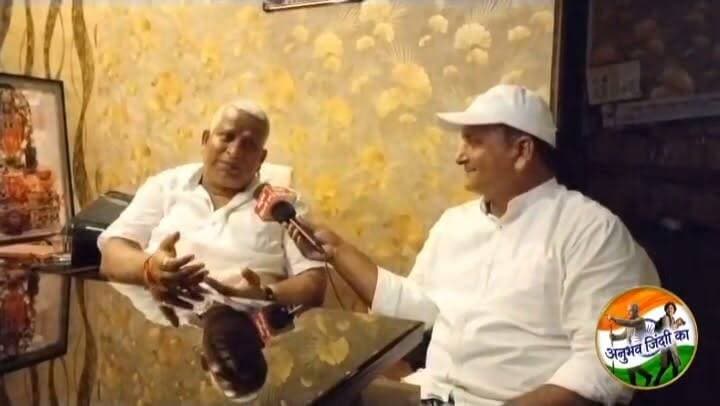 गांव गिरान से जुड़ाव एवम शहर की भीड़ भाड़ और तनाव से मुक्त माहौल में देहाती क्षेत्र के लोगों को मुम्बई की तर्ज पर इंज्वाय की सुविधा मुहैया कराने के लिए #छपरा और #सिवान के बीचोबीच #रसुलपुर में दस करोड़ खर्च कर अपनी माँ सीता देवी की याद में कर दिया लक्जरी #सीता_वाटिका_रिसॉर्ट का निर्माण। बड़े शहरों की तर्ज पर गुणवत्ता पूर्ण विद्यालय एवम अत्याधुनिक स्पोर्ट्स सेंटर खोलने की भी शुरू कर दी है कवायद। कंस्ट्रक्शन के क्षेत्र में चर्चित #मांझी के #महुई गांव निवासी एवम प्रसिद्ध सामाजिक कार्यकर्ता संजय सिंह ने सुनाई अपने संघर्ष की कहानी, पत्रकार मनोज कुमार सिंह की जुबानी। #ekma #chapra #saran #vairalpost #vairalphoto #siwan #manjhi