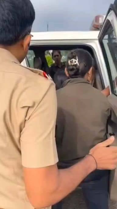 जंतर-मंतर लाठीचार्जच्या निषेधासाठी निघालेल्या मनीषा वाघमारेंना आनंदनगर पोलिसांनी घेतलं ताब्यात
#धाराशिव #dharashiv #cjp #abhijeetdipake #BJPGovernment