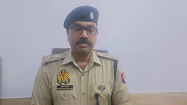 *PS भोजीपुरा, बरेली: मॉर्निंग वॉक पर निकले बुजुर्ग का शव मिलने की घटना के संबंध में की जा रही पुलिस कार्यवाही पर श्री मुकेश चन्द्र मिश्र, #SPNORTH की बाइट।*
#UPPolice
#bareillypolice
Bareilly news Live