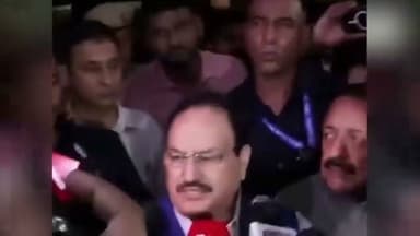 🔴 आंदोलनकारियों से दो घंटे चली चर्चा, कल फिर होगी अहम बैठक
नई दिल्ली। आंदोलनकारी लोगों के मुद्दों को लेकर केंद्र सरकार और प्रतिनिधियों के बीच आज लगभग दो घंटे तक महत्वपूर्ण बैठक हुई।
बैठक में केंद्र सरकार की ओर से माननीय केंद्रीय मंत्री श्री जे.पी. नड्डा एवं डॉ. जितेंद्र सिंह शामिल हुए।
👉 बातचीत सौहार्दपूर्ण माहौल में हुई
👉 आंदोलनकारियों की 3 मुख्य मांगें सामने आईं
👉 परीक्षा सुधार के लिए 5 अहम सुझाव भी दिए गए
अब सबकी नजर कल होने वाली बैठक पर, क्या निकलेगा समाधान?
आपकी क्या राय है? कमेंट में जरूर बताएं
#PrideKadamSamachar #BreakingNews #JP_Nadda #DrJitendraSingh #Protest #GovernmentMeeting #IndiaNews #TalashNews #HindiNews