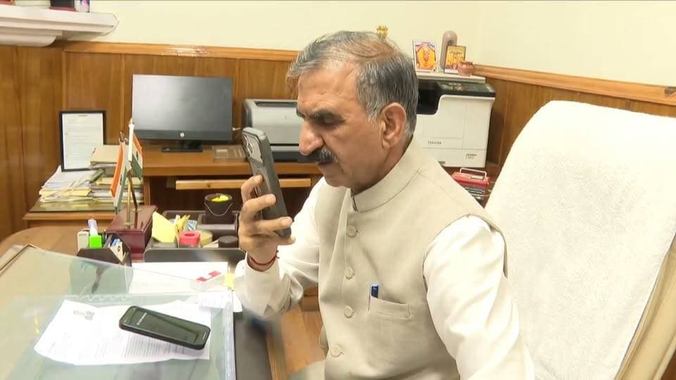 लाहौल स्पीति में हुए दर्दनाक हादसे पर सीएम सुक्खू ने RC पांगी से की बात, घायलों के लिए अपना हेलीकॉप्टर भेजने की कही बात
#CMSukhu #Chamba #lahaulspiti #Pangi