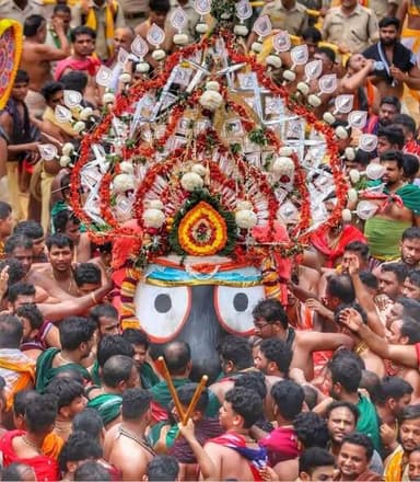 ଶ୍ରୀଗୁଣ୍ଡିଚା ମନ୍ଦିରରୁ ନୀଳାଚଳ ଅଭିମୁଖେ ଆରମ୍ଭ ହୋଇଛି ମହାପ୍ରଭୁଙ୍କ ପବିତ୍ର ବାହୁଡ଼ା ଯାତ୍ରା। ମା' ସୁଭଦ୍ରା ଓ ବଡ଼ ଠାକୁର ପ୍ରଭୁ ବଳଭଦ୍ରଙ୍କୁ ସାଙ୍ଗରେ ନେଇ ଭକ୍ତବତ୍ସଳ କାଳିଆ ସାଆନ୍ତ ଶ୍ରୀମନ୍ଦିରକୁ ଫେରୁଛନ୍ତି।
#latastnewsupdate #BahudaYatra #LordJagannath #pabitranewsodishalive
