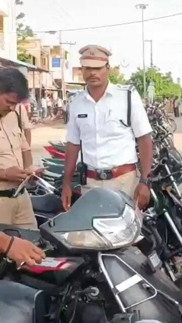 సిరిసిల్ల డీఎస్పీ నాగేంద్రచారి ఆధ్వర్యంలో రాజీవ్ నగర్ లో కార్డన్ సెర్చ్