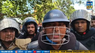 BREAKING: भागलपुर का तिलकामांझी चौक बना रणक्षेत्र! उग्र छात्रों का पथराव, पुलिस की गाड़ियां क्षतिग्रस्त।
#BhagalpurNews #BiharBandh #TilkamanjhiChowk #BiharNews #BreakingNews #PoliceLathicharge