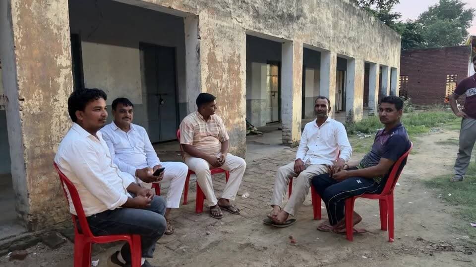🚩 विशाल सर्वसमाज भंडारे का हार्दिक निमंत्रण 🚩
आप सभी धर्मप्रेमी श्रद्धालुओं को सादर आमंत्रित किया जाता है कि 27 जुलाई को गांव चांट, जिला पलवल में विशाल सर्वसमाज भंडारे का आयोजन किया जा रहा है।
इस पावन अवसर पर गांव चांट के साथ-साथ मीसा, श्यामनगर, पीपली, करीमपुर, गुरबाड़ी एवं आसपास के सभी गांवों के गणमान्य नागरिक, सरदारी तथा श्रद्धालु बड़ी संख्या में उपस्थित रहेंगे।
क्षेत्र के सभी सम्मानित ग्रामवासियों एवं सर्वसमाज के सभी श्रद्धालुओं से विनम्र आग्रह है कि वे सपरिवार पधारकर प्रसाद ग्रहण करें तथा इस धार्मिक आयोजन की शोभा बढ़ाएँ।
धर्म • सेवा • सद्भाव • भाईचारा
📅 दिनांक: 27 जुलाई
📍 स्थान: गांव चांट, जिला पलवल
🙏 आप सभी की स्नेहिल एवं गरिमामयी उपस्थिति सादर प्रार्थनीय है। #विशाल_भंडारा
#सर्वसमाज_भंडारा
#गांव_चांट
#पलवल
#Palwal
#धार्मिक_आयोजन
#सनातन_संस्कृति
#भाईचारा
#Bhandara
#HaryanaVoicePalwal