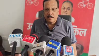 मऊ: धर्मेंद्र प्रधान के इस्तीफे पर सांसद राजीव राय का बड़ा बयान, बोले— लोकतंत्र की जीत, अभी कई विकेट गिरेंगे #खबरेंअभीतक #KhabareAbhiTak #Mau #RajeevRai #DharmendraPradhan