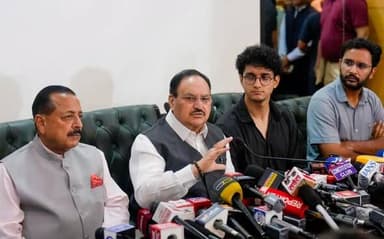 Union Minister JP Nadda and Minister of State Jitendra Singh joined CJP spokespersons Saurav Das and Ashutosh Ranka for a joint press conference at the Constitution Club of India in New Delhi, following the resignation of Education Minister Dharmendra Pradhan from the Union Cabinet.
#DharmendraPradhan #JPNadda #JitendraSingh #CockroachJantaParty #CJP #NewDelhi