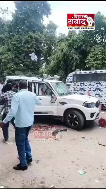 NEET पेपर लीक पर भागलपुर में बवाल: तिलकामांझी चौक रणक्षेत्र बना, पथराव के बाद पुलिस का लाठीचार्ज।